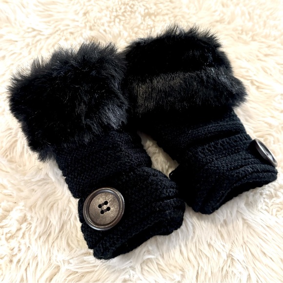 5 for $25 ⭐️ NWOT - Black Fingerless Faux Fur Knit Gloves - Picture 1 of 6